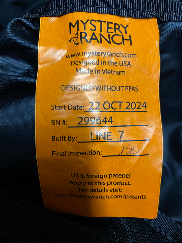 【中古品】【メンズ/レディース】 MYSTERY RANCH ミステリーランチ IN & OUT 18 イン アンド アウト 18 リュックサック バックパック カバン 鞄 188-260927-em-21-min カラー：ブラック 万代Net店