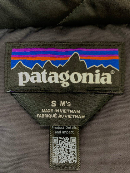 【中古品】【メンズ】 PATAGONIA パタゴニア イスマスジャケット STY26992FA25 フード付き インサレーションジャケット アウター 防寒 144-260925-em-08-min サイズ：S カラー：ダークグレー 万代Net店