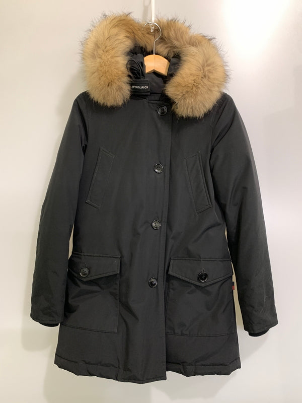 【中古品】【メンズ】 WOOLRICH ウールリッチ アークティックパーカ 防寒 ダウンジャケット ラマークロス メンズ アウター 144-260925-em-36-min サイズ：XXS カラー：ブラック 万代Net店