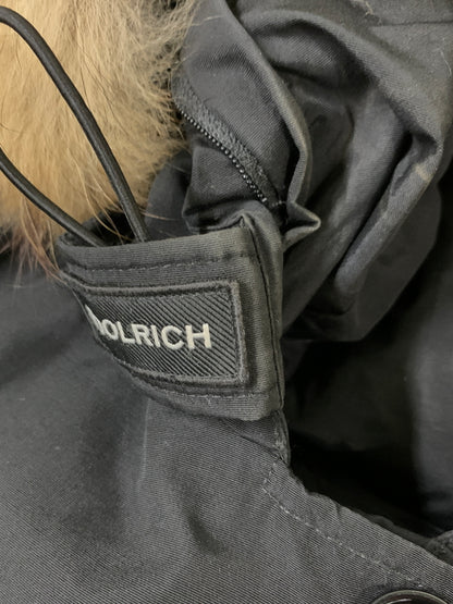 【中古品】【メンズ】 WOOLRICH ウールリッチ アークティックパーカ 防寒 ダウンジャケット ラマークロス メンズ アウター 144-260925-em-36-min サイズ：XXS カラー：ブラック 万代Net店