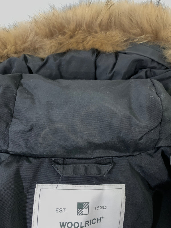 【中古品】【メンズ】 WOOLRICH ウールリッチ アークティックパーカ 防寒 ダウンジャケット ラマークロス メンズ アウター 144-260925-em-36-min サイズ：XXS カラー：ブラック 万代Net店