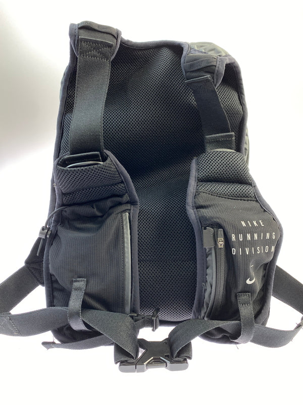【中古品】【メンズ】 NIKE ナイキ RUNNING DIVISION COMMUTER ELITE BAG ランニング ディビジョン コミューター エリート バッグ リュック バックパック カバン 188-261004-hu-19-min カラー：グレー/ブラック 万代Net店