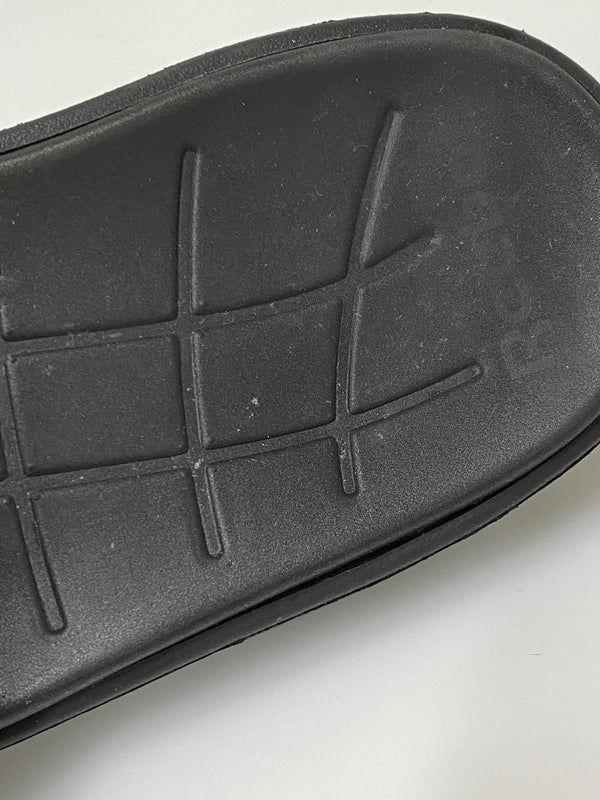 【中古品】【メンズ】 VETEMENS ヴェトモン × REEBOK リーボック SW5419 USS19RE4 CLASSIC SLIDE サンダル 164-260926-zi-38-min サイズ：26cm カラー：ブラック 万代Net店