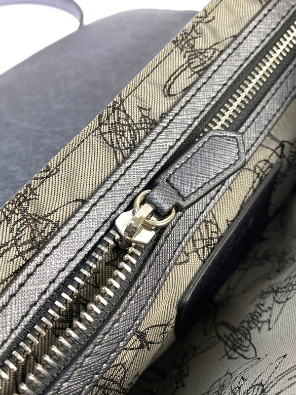 【中古品】【メンズ/レディース】 VIVIENNE WESTWOOD ヴィヴィアン ウエストウッド メタリック ショルダーバッグ 188-261004-hu-16-min カラー：グレー系 万代Net店