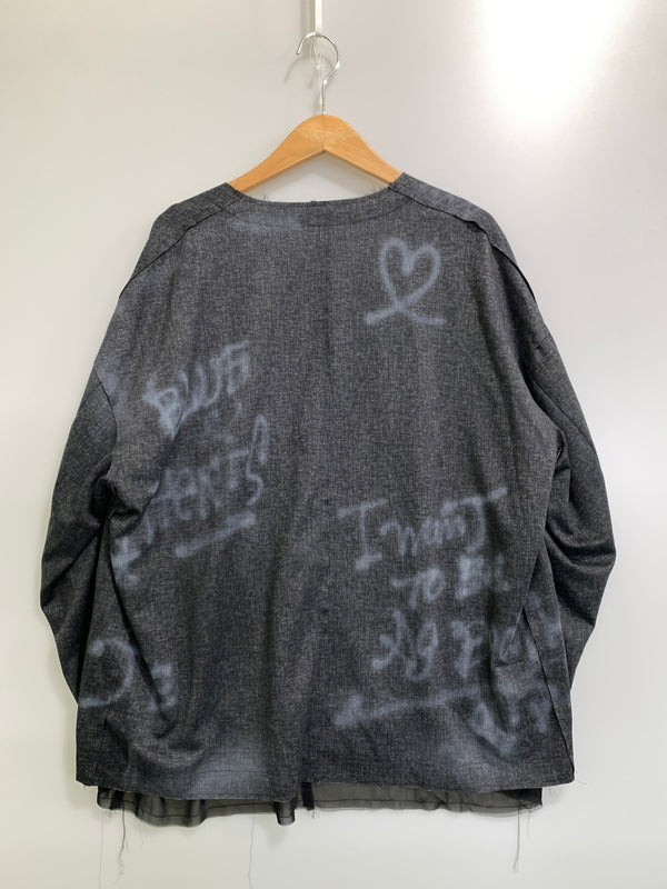 【中古品】【メンズ】 DISCOVERED ディスカバード 24SS GRAFFITI JACKET DC-SS24-JK-02 グラフィティ ジャケット 落書き風 メンズ 上着 140-261005-em-23-min サイズ：1 カラー：ダークグレー 万代Net店