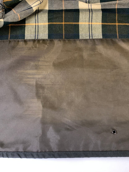【中古品】【メンズ】 BARBOUR バブアー SPEY WAX COTTON SHORT BROUSON 242MWX1212 スペイ ワックス コットン ショート ブルゾン メンズ アウター オイルコットン素材 上着 ジャンパー 144-260925-em-30-min サイズ：M カラー：ダークグリーン系 万代Net店