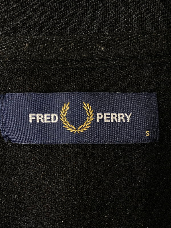 【中古品】【メンズ】 FRED PERRY フレッドペリー M2633 VELOUR PANEL TRICOT CARDIGAN ベロア パネル トリコット カーディガン 141-260926-zi-25-min サイズ：S カラー：ブラック 万代Net店