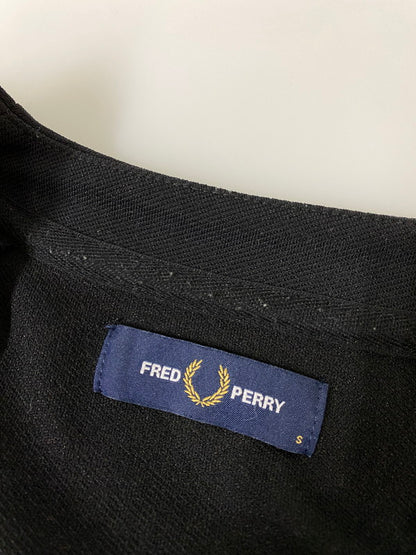 【中古品】【メンズ】 FRED PERRY フレッドペリー M2633 VELOUR PANEL TRICOT CARDIGAN ベロア パネル トリコット カーディガン 141-260926-zi-25-min サイズ：S カラー：ブラック 万代Net店