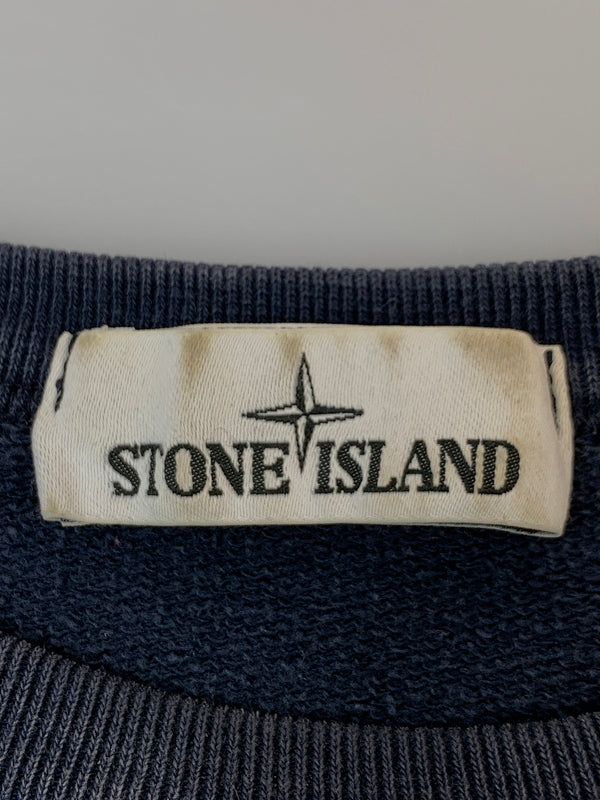 【中古品】【メンズ】 STONE ISLAND ストーンアイランド CREWNECK SWEATSHIRT クルーネック スウェットシャツ トップス トレーナー 141-260929-hu-23-min サイズ：XL カラー：ネイビー（色あせ） 万代Net店