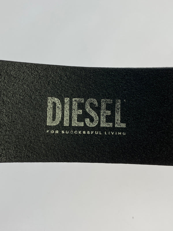 【現状渡し品】【メンズ】 DIESEL ディーゼル カウレザーベルト X08516 小物 205-260929-hu-42-min サイズ：34インチ カラー：ブラック/シルバー 万代Net店