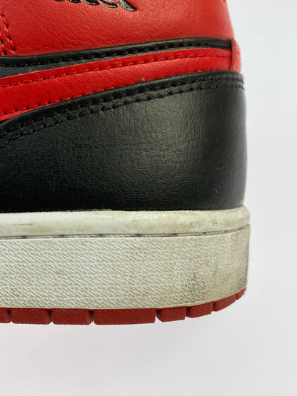 【中古品】【メンズ】 NIKE ナイキ AIR JORDAN 1 MID エア ジョーダン ワン ミッド DQ8426-060 靴 シューズ スニーカー 160-260929-hu-24-min カラー：ブラック/レッド 万代Net店