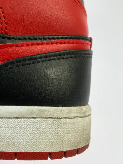 【中古品】【メンズ】 NIKE ナイキ AIR JORDAN 1 MID エア ジョーダン ワン ミッド DQ8426-060 靴 シューズ スニーカー 160-260929-hu-24-min カラー：ブラック/レッド 万代Net店