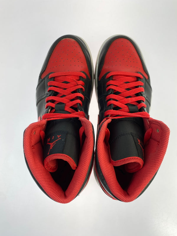 【中古品】【メンズ】 NIKE ナイキ AIR JORDAN 1 MID エア ジョーダン ワン ミッド DQ8426-060 靴 シューズ スニーカー 160-260929-hu-24-min カラー：ブラック/レッド 万代Net店