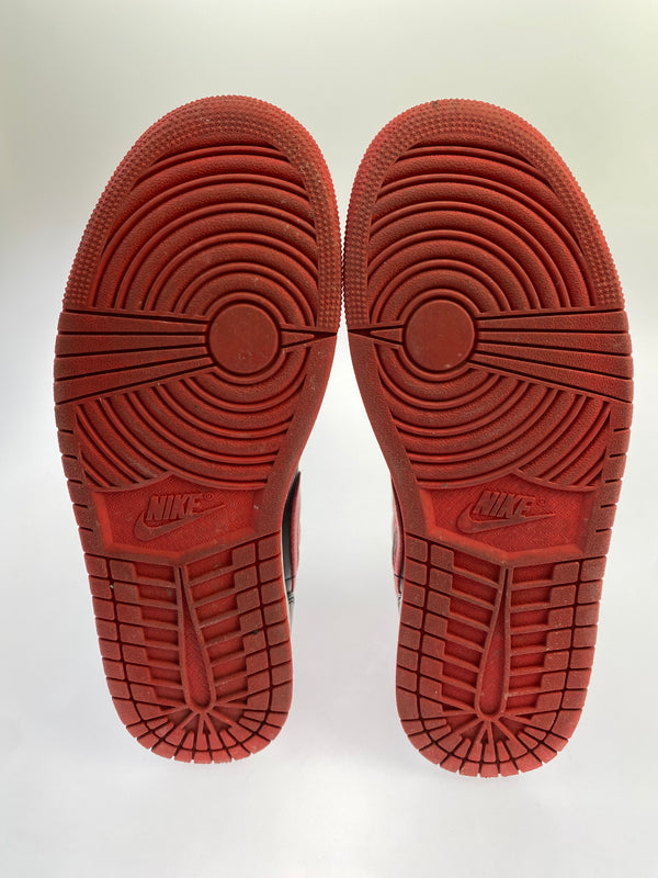 【中古品】【メンズ】 NIKE ナイキ AIR JORDAN 1 MID エア ジョーダン ワン ミッド DQ8426-060 靴 シューズ スニーカー 160-260929-hu-24-min カラー：ブラック/レッド 万代Net店