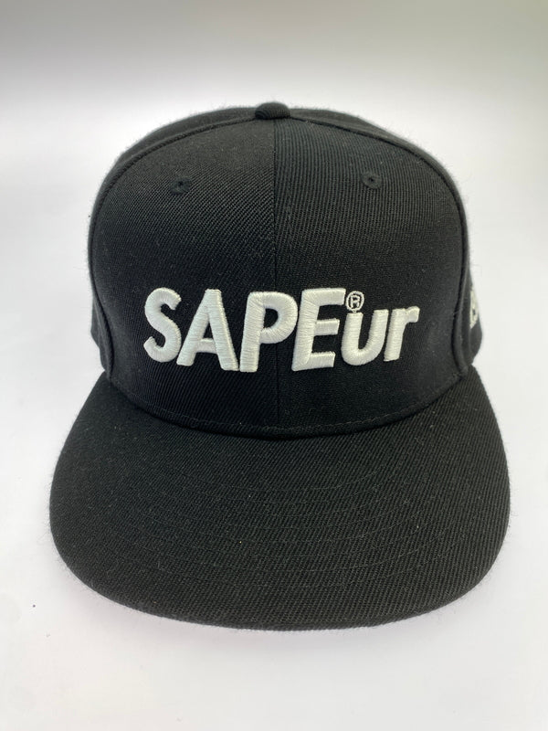 【中古品】【メンズ】 SAPEUR サプール 1985 LOGO CAP ロゴキャップ 帽子 185-260929-hu-36-min サイズ：FREE カラー：ブラック 万代Net店
