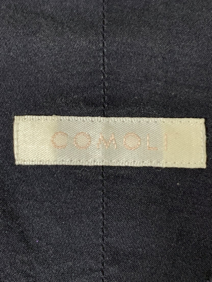 【中古品】【メンズ】 COMOLI コモリ 21SS WASHED COTTON REGULAR COLLAR SHIRT T01-02001 ウォッシュド コットン レギュラー カラー シャツ メンズ 長袖シャツ 140-261002-em-54-min サイズ：2 カラー：ダークネイビー（ほぼブラック） 万代Net店