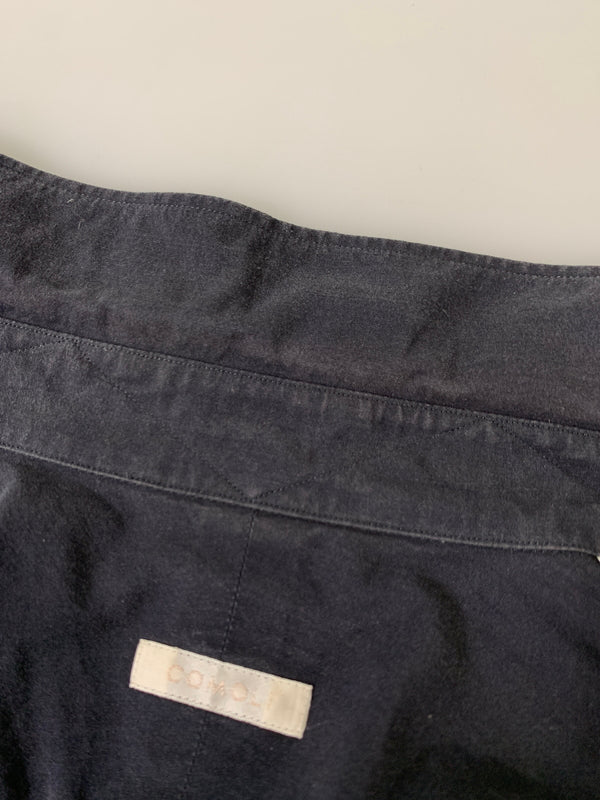 【中古品】【メンズ】 COMOLI コモリ 21SS WASHED COTTON REGULAR COLLAR SHIRT T01-02001 ウォッシュド コットン レギュラー カラー シャツ メンズ 長袖シャツ 140-261002-em-54-min サイズ：2 カラー：ダークネイビー（ほぼブラック） 万代Net店