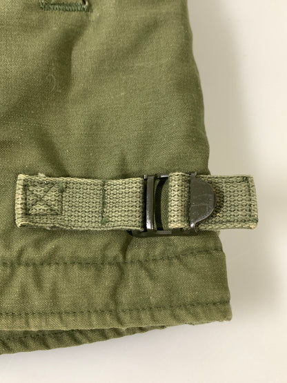 【中古品】【メンズ】 US NAVY ユーエスネイビー A-2 DECK JACKET エーツー デッキジャケット メンズ アウター 防寒 防風 ミリタリー 146-261002-em-09-min サイズ：S(34-36） カラー：カーキ 万代Net店