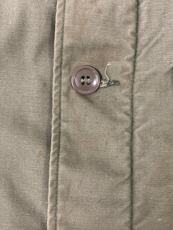 【中古品】【メンズ】 US NAVY ユーエスネイビー A-2 DECK JACKET エーツー デッキジャケット メンズ アウター 防寒 防風 ミリタリー 146-261002-em-09-min サイズ：S(34-36） カラー：カーキ 万代Net店