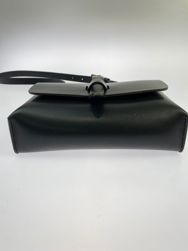 【中古品】【メンズ/レディース】 UN KNOWS アンノウズ LEATHER SHOULDER BAG レザー ショルダー バッグ カバン 188-261004-hu-18-min カラー：ブラック 万代Net店