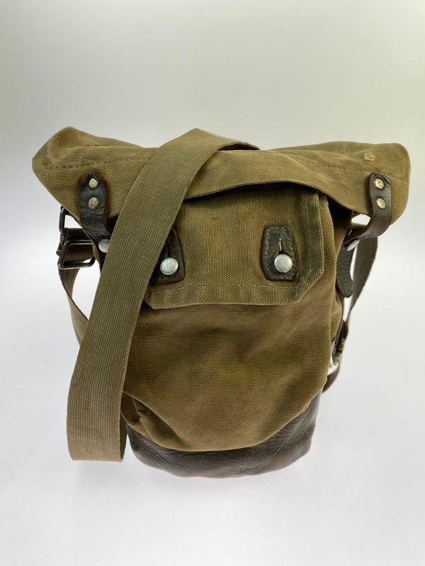 【現状渡し品】【メンズ】 フィンランド軍 ガスマスクバッグ ショルダーバッグ カバン ミリタリー 188-261004-hu-20-min カラー：ブラウン系 万代Net店