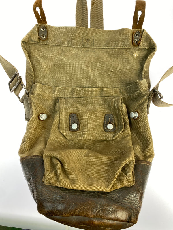【現状渡し品】【メンズ】 フィンランド軍 ガスマスクバッグ ショルダーバッグ カバン ミリタリー 188-261004-hu-20-min カラー：ブラウン系 万代Net店