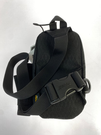 【中古品】【メンズ/レディース】 PALACE パレス CORDURA Y-RIP SLING BAG コーデュラ ワイ リップ スリング バッグ 小型 クロスボディ カバン 188-261008-em-07-min カラー：ブラック 万代Net店