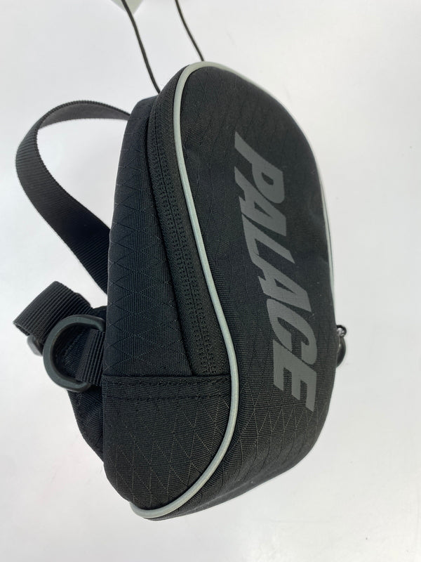 【中古品】【メンズ/レディース】 PALACE パレス CORDURA Y-RIP SLING BAG コーデュラ ワイ リップ スリング バッグ 小型 クロスボディ カバン 188-261008-em-07-min カラー：ブラック 万代Net店