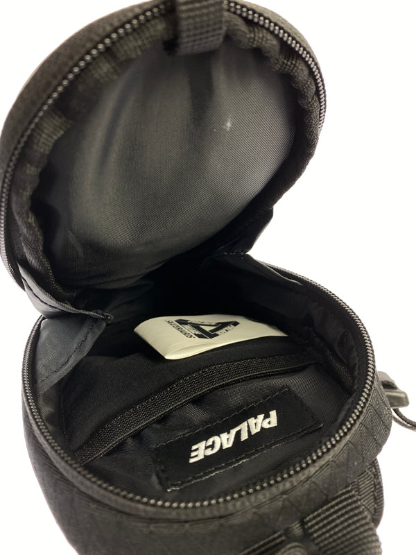 【中古品】【メンズ/レディース】 PALACE パレス CORDURA Y-RIP SLING BAG コーデュラ ワイ リップ スリング バッグ 小型 クロスボディ カバン 188-261008-em-07-min カラー：ブラック 万代Net店