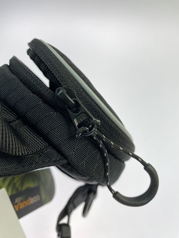 【中古品】【メンズ/レディース】 PALACE パレス CORDURA Y-RIP SLING BAG コーデュラ ワイ リップ スリング バッグ 小型 クロスボディ カバン 188-261008-em-07-min カラー：ブラック 万代Net店