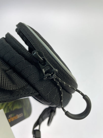 【中古品】【メンズ/レディース】 PALACE パレス CORDURA Y-RIP SLING BAG コーデュラ ワイ リップ スリング バッグ 小型 クロスボディ カバン 188-261008-em-07-min カラー：ブラック 万代Net店