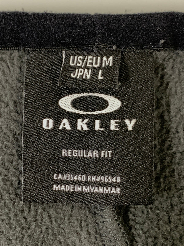 【中古品】【メンズ】 OAKLEY オークリー HIKING JACKET FGL PE DRAIN FLEECE CREW 2.7 FOA404157 ドレイン フリース クルー 2.7 メンズ マイクロフリース 長袖 スウェット 148-261005-em-28-min サイズ：L カラー：グレー 万代Net店