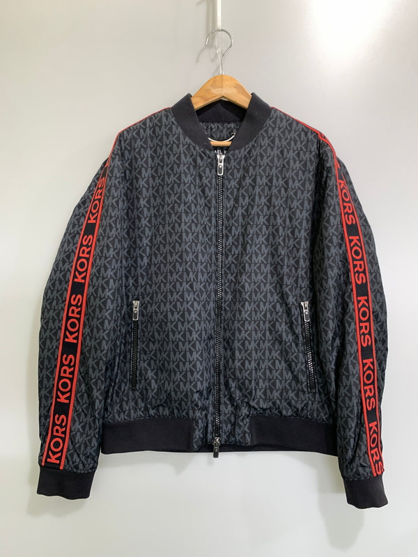【中古品】【メンズ】 MICHAEL KORS マイケルコース LOGO JACKET ロゴ ジャケット メンズ アウター 総柄 141-261002-em-60-min サイズ：L カラー：ブラック/レッド 万代Net店