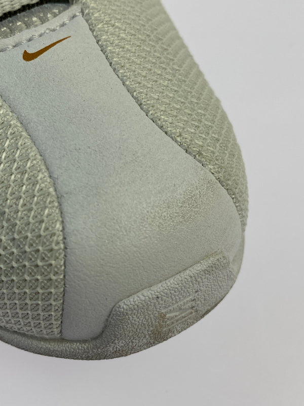 【中古品】【メンズ/レディース】 NIKE ナイキ W SHOX Z ウィメンズ ショックス ゼット HQ7540-100 靴 シューズ スニーカー 166-261004-hu-03-min カラー：WHITE / METALLIC GOLD 万代Net店