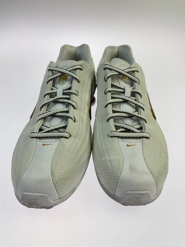 【中古品】【メンズ/レディース】 NIKE ナイキ W SHOX Z ウィメンズ ショックス ゼット HQ7540-100 靴 シューズ スニーカー 166-261004-hu-03-min カラー：WHITE / METALLIC GOLD 万代Net店