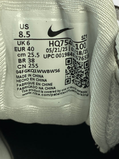 【中古品】【メンズ/レディース】 NIKE ナイキ W SHOX Z ウィメンズ ショックス ゼット HQ7540-100 靴 シューズ スニーカー 166-261004-hu-03-min カラー：WHITE / METALLIC GOLD 万代Net店