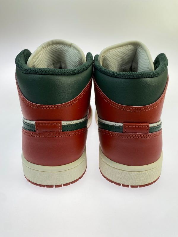 【中古品】【メンズ】 NIKE ナイキ AIR JORDAN 1 MID DQ8426-105 エア ジョーダン 1 ミッド スニーカー 靴 160-260930-yn-39-min サイズ：26.5cm US8.5 カラー：SAIL/MIDNIGHT GREEN 万代Net店