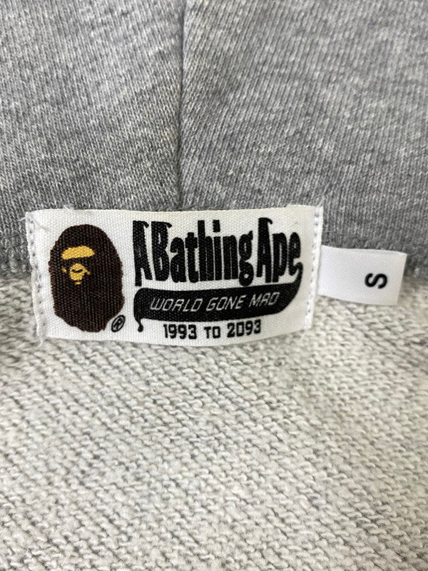 【中古品】【メンズ】 A BATHING APE アベイシングエイプ CAMO SHARK PARKA カモ シャーク パーカー トップス フーディー 142-261002-em-28-min サイズ：S カラー：グレー 万代Net店
