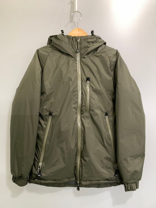 【中古品】【メンズ】 NANGA ナンガ HOODED DOWN JACKET フーデッド ダウン ジャケット メンズ アウター フード付き 144-261002-em-58-min サイズ：M カラー：カーキグリーン 万代Net店