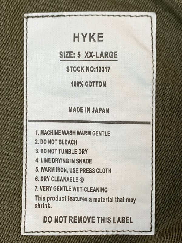 【中古品】【メンズ】 HYKE ハイク 13317 25SS BACK SATIN BAKER PANTS バッグサテンベイカーパンツ ボトムス チノパン 151-261003-ta-03-min サイズ：5（XXL） カラー：カーキ 万代Net店