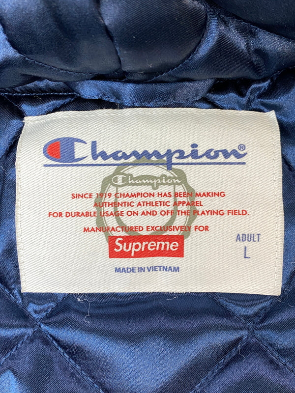 【中古品】【メンズ】 SUPREME × CHAMPION シュプリーム チャンピオン 082018 18AW HOODED SATIN VARSITY JACKET フーデットサテンバーシティ ジャケット スタジャン 149-261003-ta-22-min サイズ：L カラー：ネイビー 万代Net店