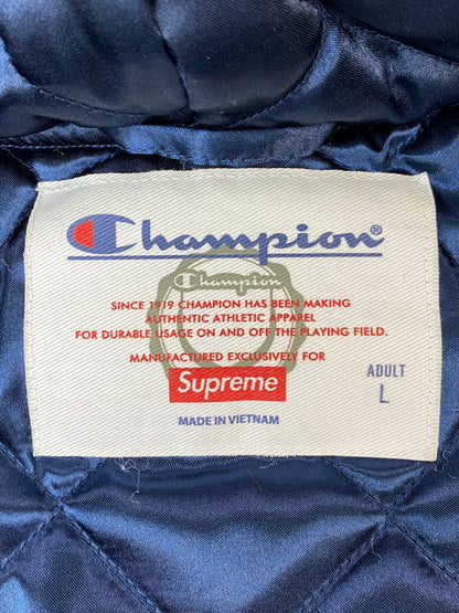 【中古品】【メンズ】 SUPREME × CHAMPION シュプリーム チャンピオン 082018 18AW HOODED SATIN VARSITY JACKET フーデットサテンバーシティ ジャケット スタジャン 149-261003-ta-22-min サイズ：L カラー：ネイビー 万代Net店