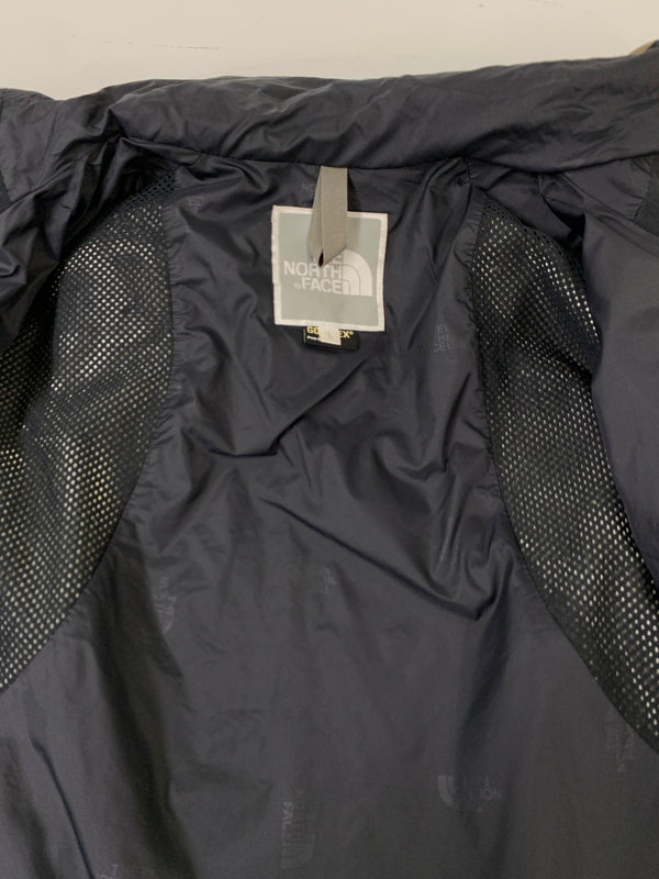 【中古品】【レディース】 THE NORTH FACE ザ・ノースフェイス NPW15105 GORE-TEX MOUNTAIN JACKET ゴアテックス マウンテンジャケット マウンテンパーカ 迷彩 カモフラージュ 168-261010-ta-07-min サイズ：L カラー：カモフラージュ 万代Net店