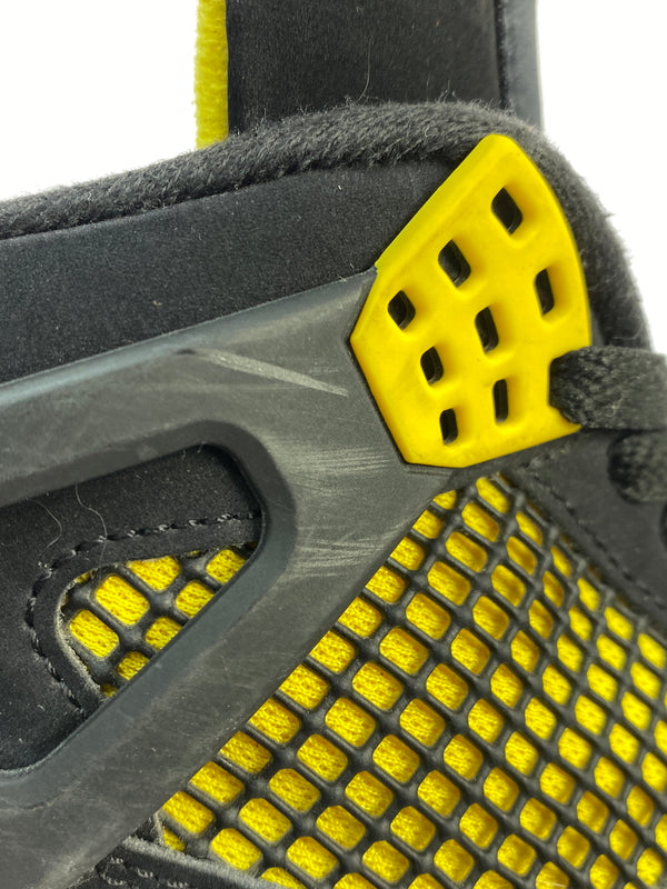 【中古品】【メンズ】 NIKE ナイキ AIR JORDAN 4 RETRO DH6927-017 エア ジョーダン 4 レトロ スニーカー 靴 160-261007-yn-06-min サイズ：28.0cm US10 カラー：BLACK/WHITE-TOUR YELLOW 万代Net店