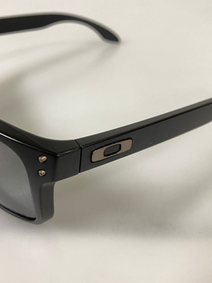 【現状渡し品】【メンズ】 OAKLEY オークリー HOLBROOK ホルブルック 偏光サングラス OO9244-2556 サングラス アクセサリー 203-261008-KS-26-min サイズ：56□ 17 138 カラー：ブラック 万代Net店