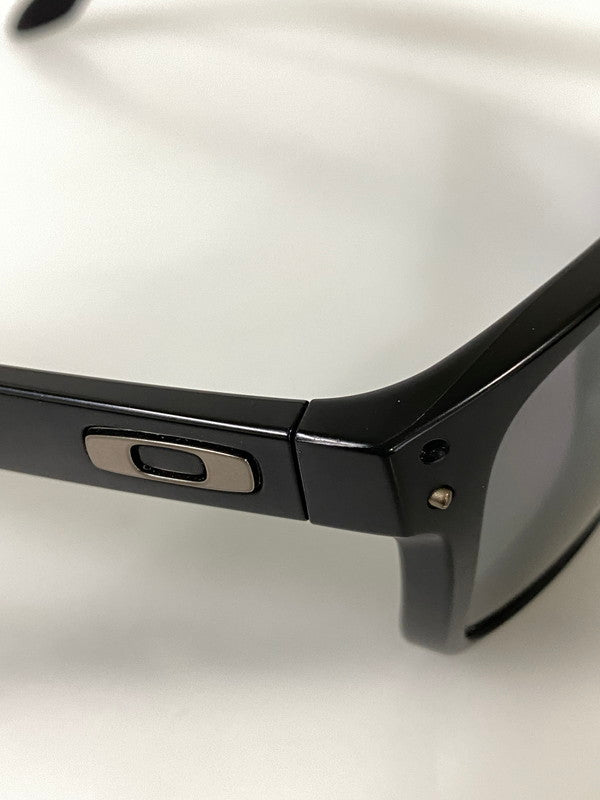 【現状渡し品】【メンズ】 OAKLEY オークリー HOLBROOK ホルブルック 偏光サングラス OO9244-2556 サングラス アクセサリー 203-261008-KS-26-min サイズ：56□ 17 138 カラー：ブラック 万代Net店