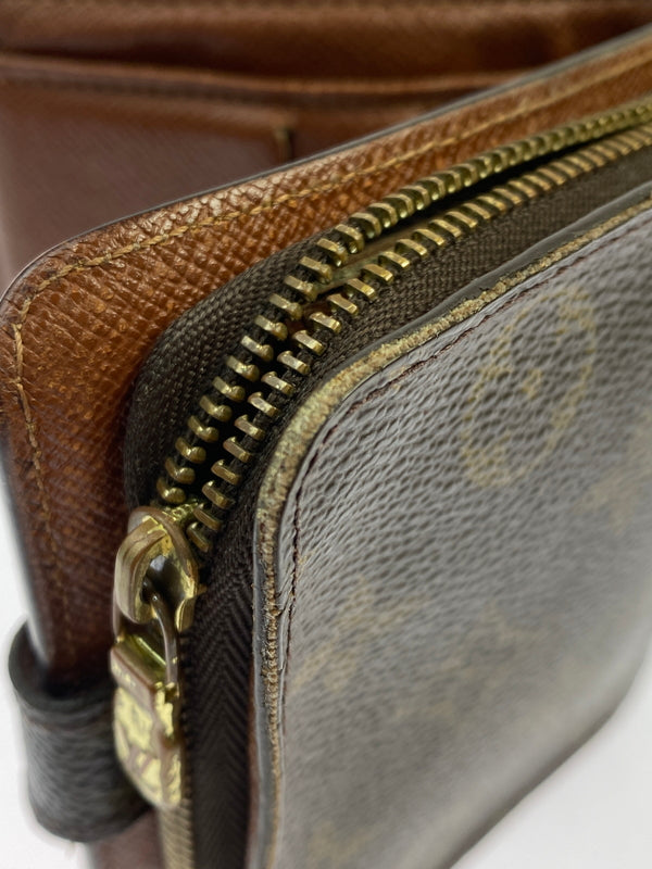 【中古品】【メンズ/レディース】 LOUIS VUITTON ルイ・ヴィトン モノグラム コンパクト・ジップ M61667 二つ折り財布 ウォレット 179-261008-em-05-min カラー：ブラウン 万代Net店