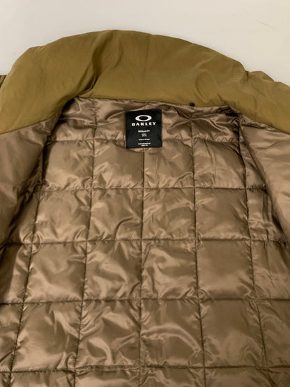 【中古品】【メンズ】 OAKLEY オークリー FGL PUFFER INS JACKET 3.7 FOA405813 パファー インサレーション ジャケット 3.7 メンズ アウター 148-261005-em-29-min サイズ：XL カラー：ブラウン 万代Net店