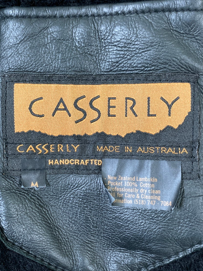 【中古品】【メンズ】 CASSERLY キャサリン オーストラリア製 ムートンジャケット キャサリー シープスキン メンズ アウター 146-261005-em-30-min サイズ：M カラー：ブラック 万代Net店