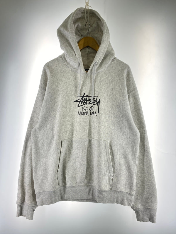 【中古品】【メンズ】 STUSSY ステューシー PULLOVER HOODIE プルオーバー フーディ メンズ トップス パーカー フード付き スウェット 142-261005-em-07-min サイズ：XL カラー：ライトグレー 万代Net店